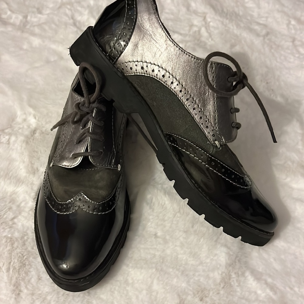 One Step Super Comfortable And Unique Flat - image 2